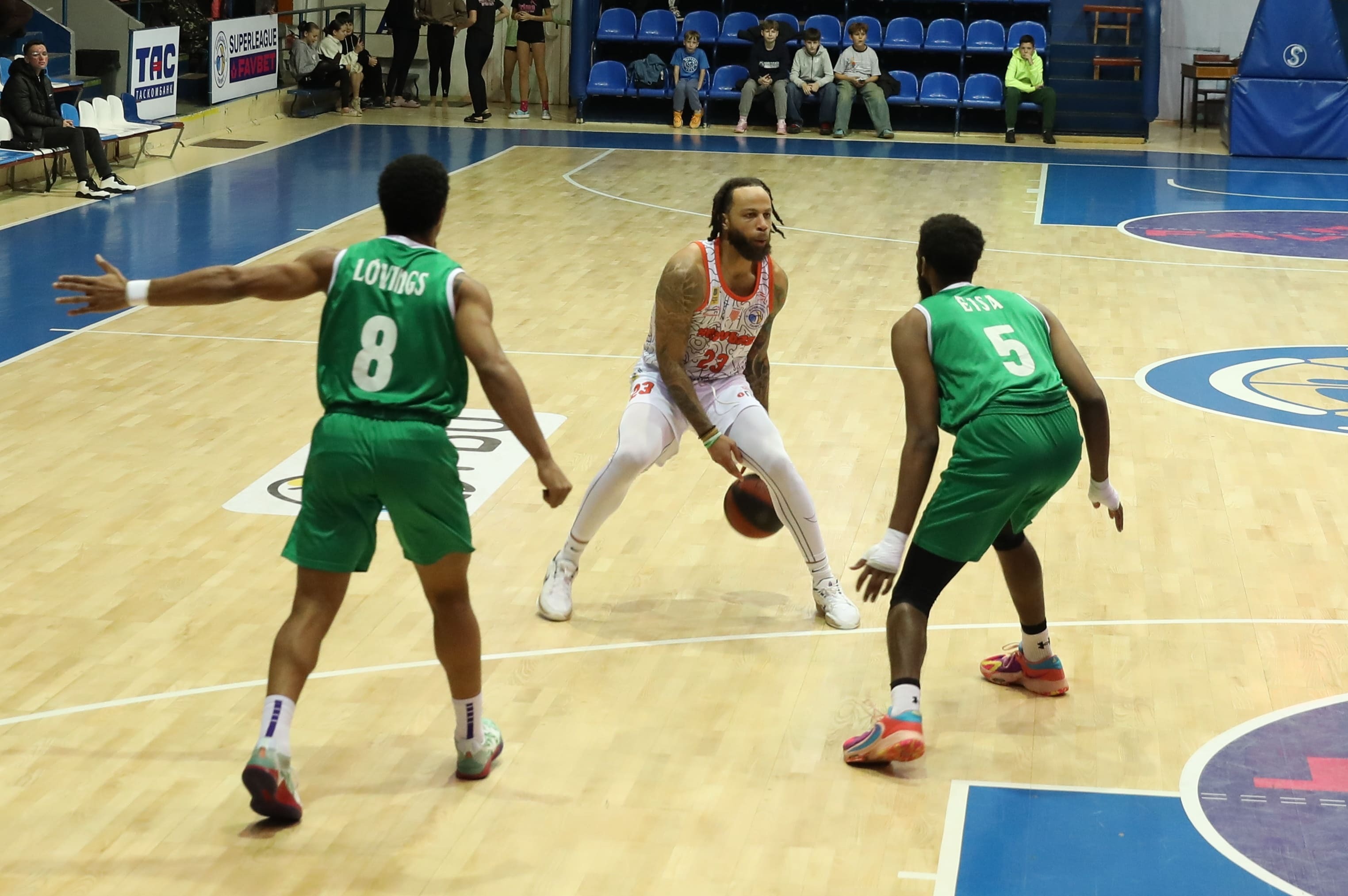 Кривбас із 29 очками Пікока переміг Запоріжжя у Миколаєві